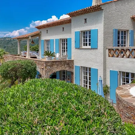 Spacious With Breathtaking Seaview *