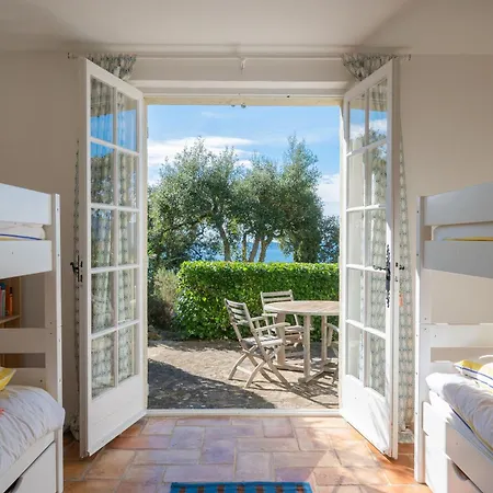 Vila Spacious With Breathtaking Seaview Le Rayol-Canadel-sur-Mer
